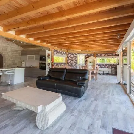Mit Privatpool In By Interhome *