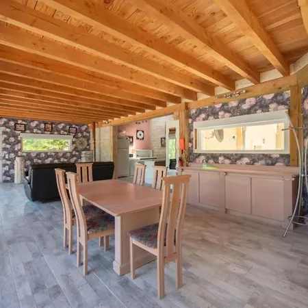 Mit Privatpool In By Interhome בית נופש Gagnières
