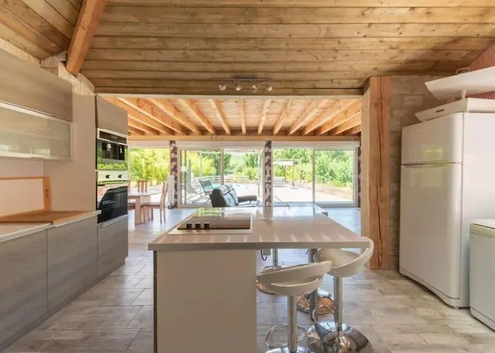 Mit Privatpool In By Interhome